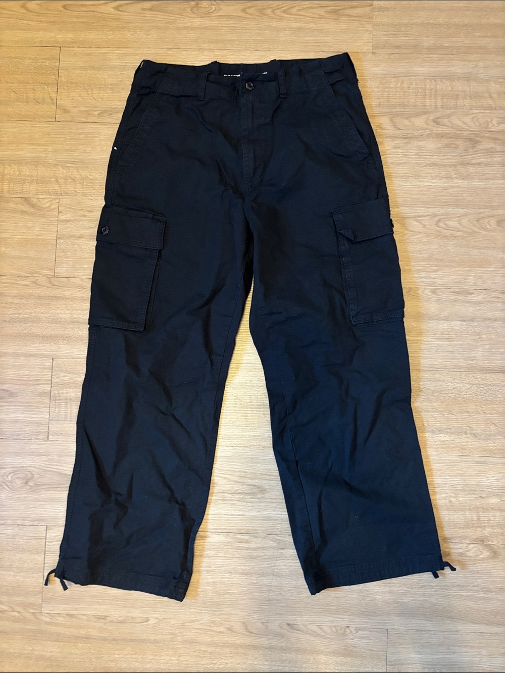 Old Navy Black Cargo Pants with Side Pockets